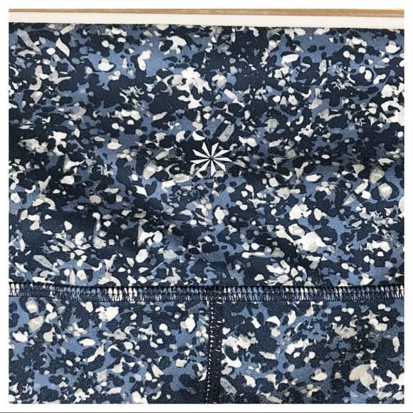 Athleta Sandstone Salutation Pocket Leggings Size Medium - Picture 7 of 12